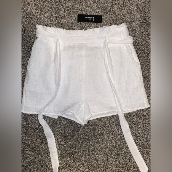 Lulu’s Friendship White Set - Picture 4 of 5